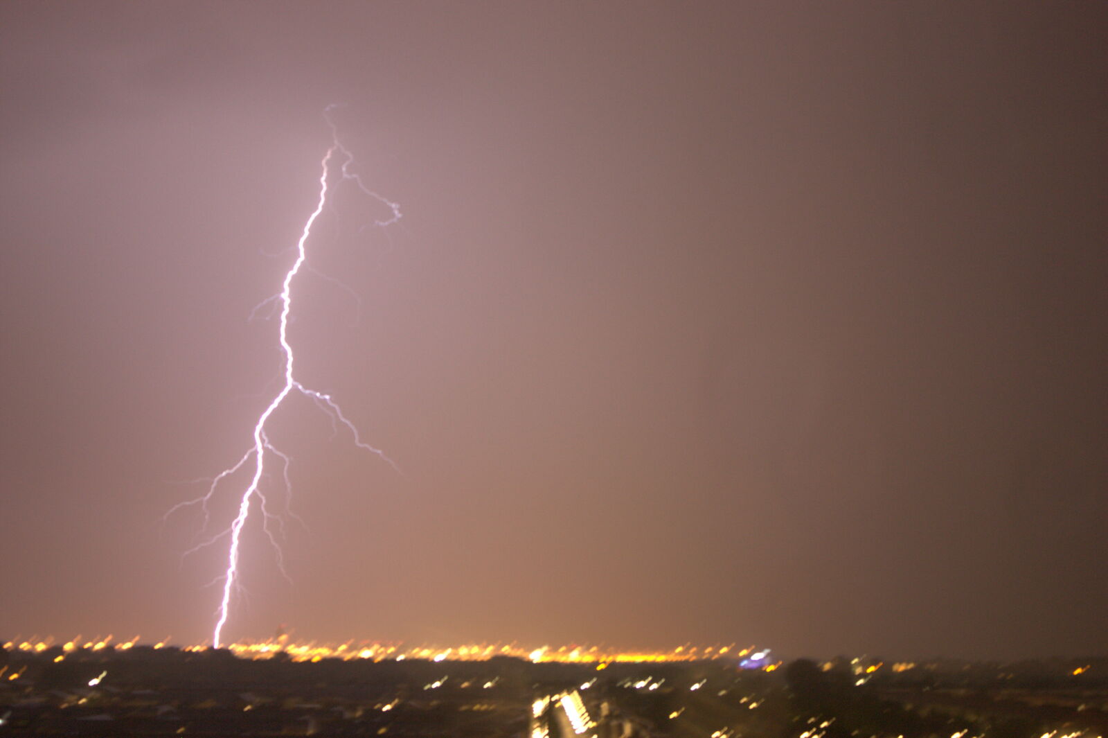 Canon EOS 450D (EOS Rebel XSi / EOS Kiss X2) sample photo. Dark, lightning, night, rain photography