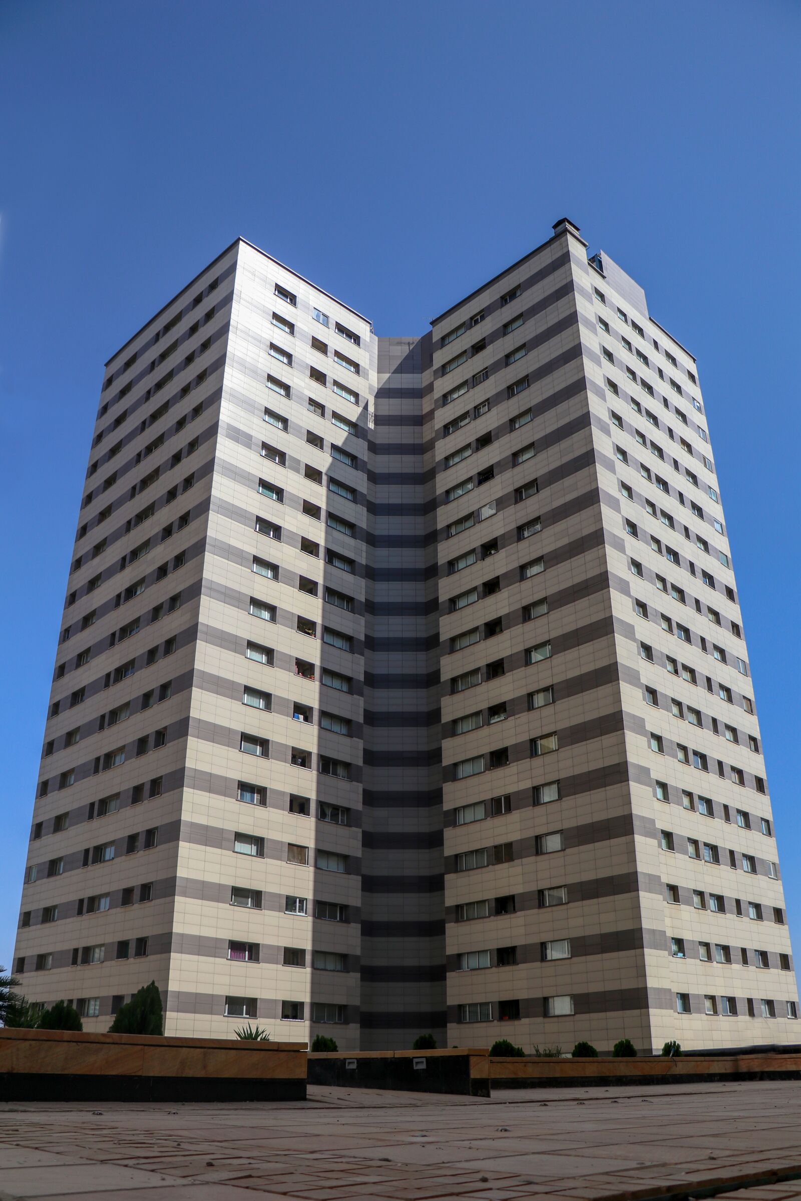 Canon EF-S 18-135mm F3.5-5.6 IS USM sample photo. Building, tower, architectur photography