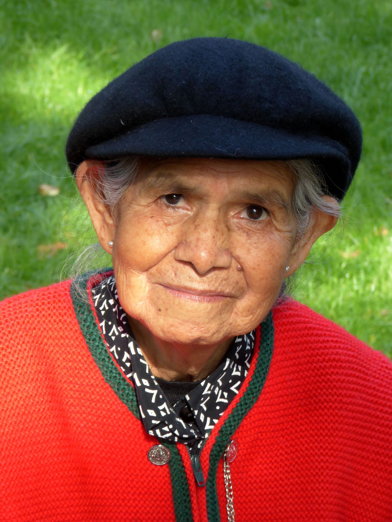 Panasonic DMC-TZ61 sample photo. Woman, old, human photography