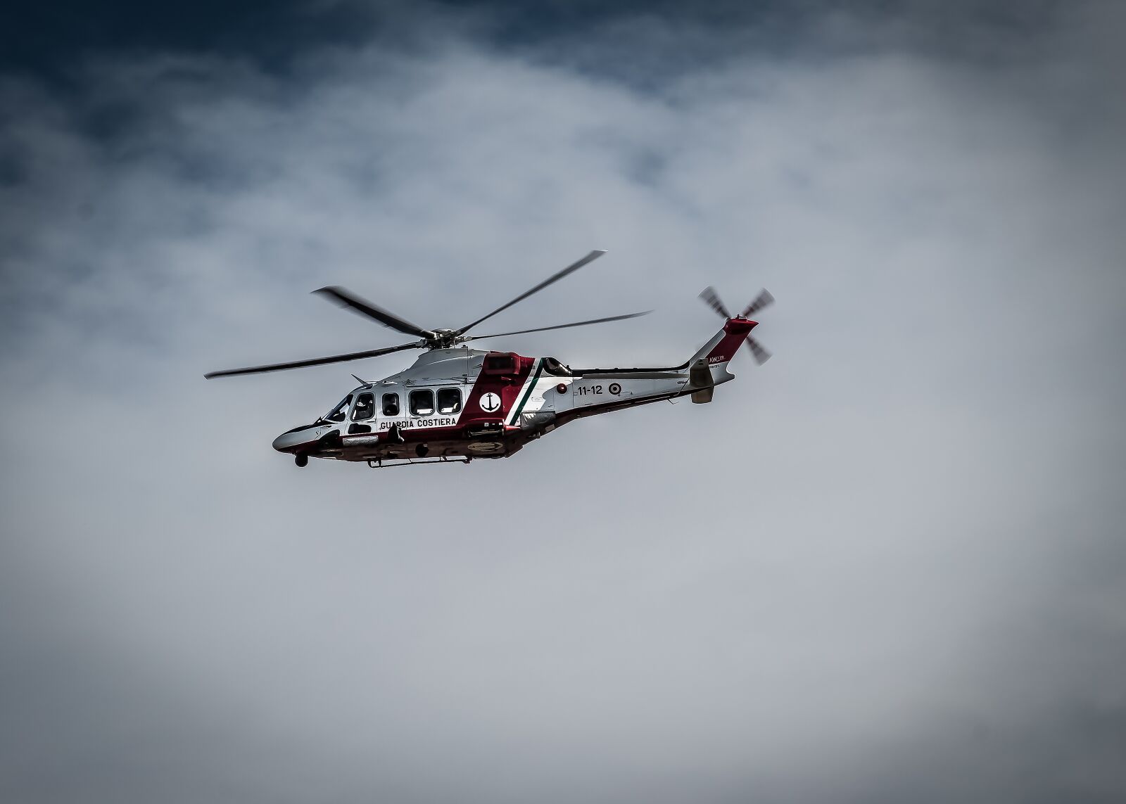 Canon EF-S 55-250mm F4-5.6 IS STM sample photo. Helicopter, sky, flight photography