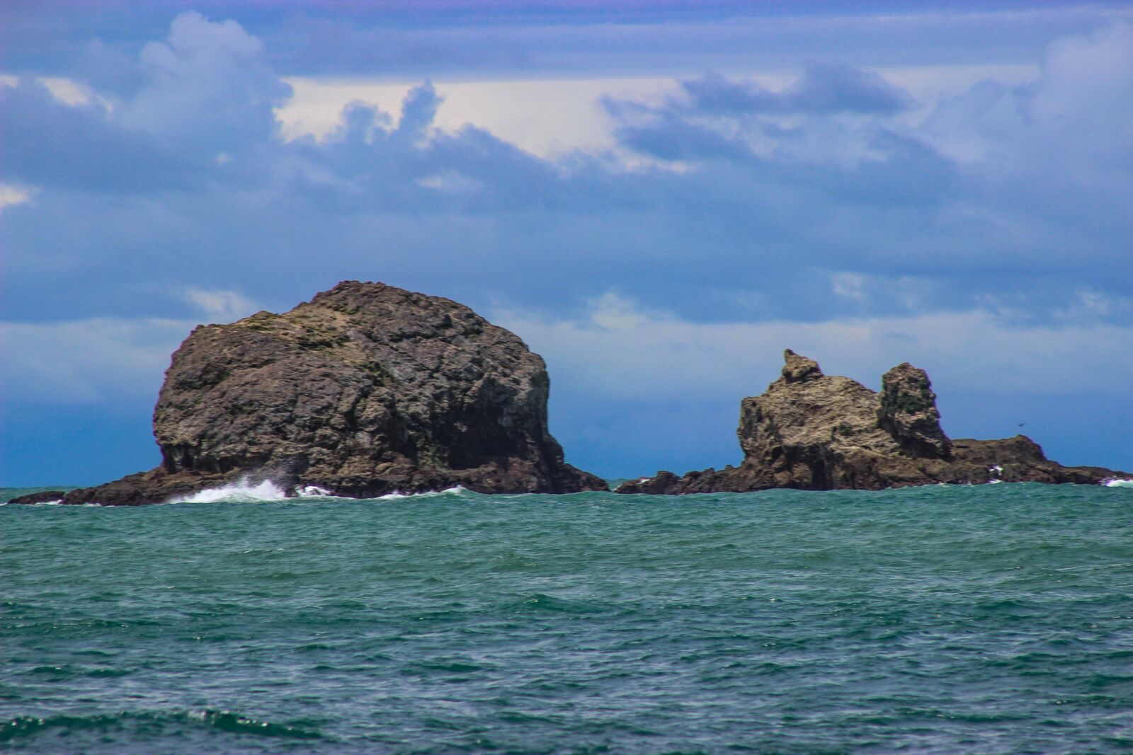 Canon EOS 600D (Rebel EOS T3i / EOS Kiss X5) sample photo. Ocean, sea, rock photography