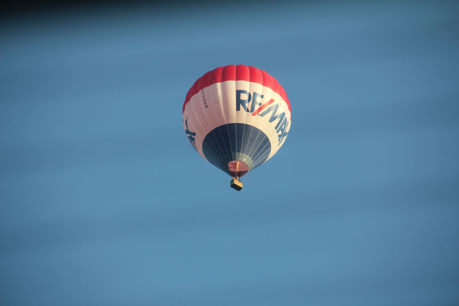 Canon EOS 550D (EOS Rebel T2i / EOS Kiss X4) sample photo. Balloon, captive balloon, hot photography