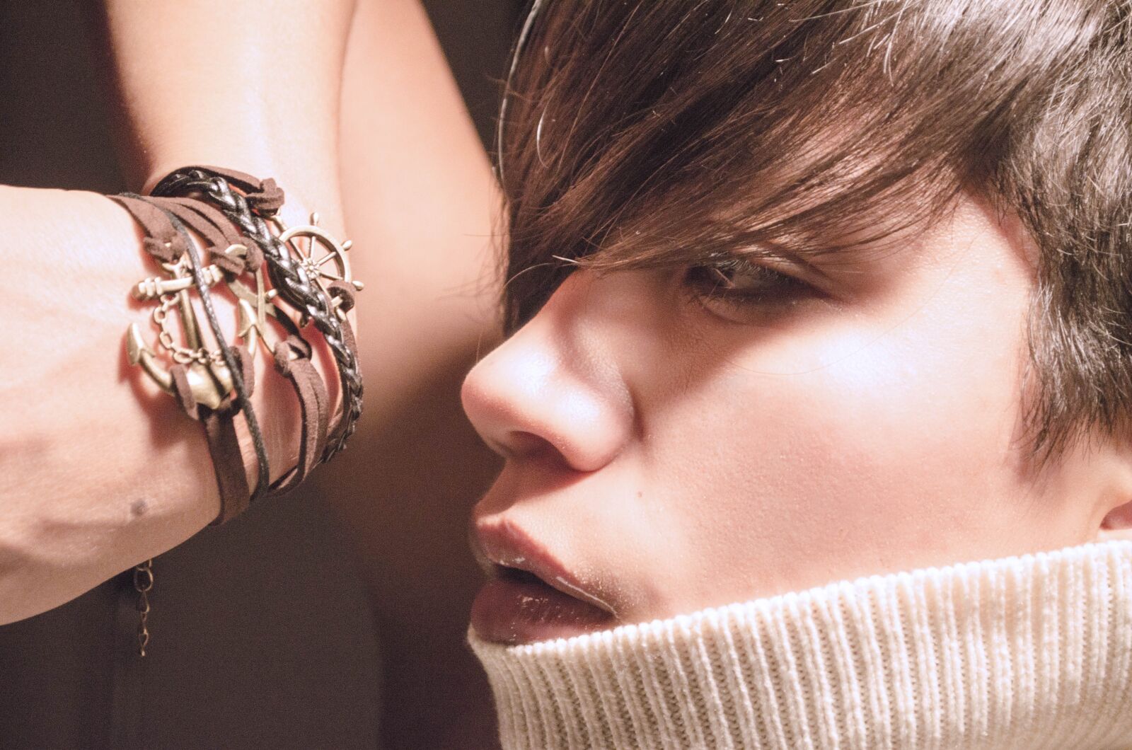 Nikon D5100 sample photo. Rosa, accessories, bracelet photography