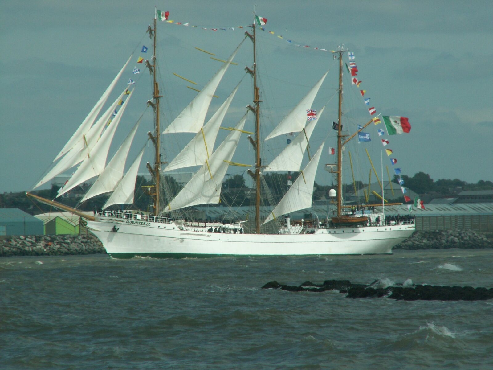 KONICA MINOLTA DiMAGE Z5 sample photo. Sailing ship, river, vessel photography