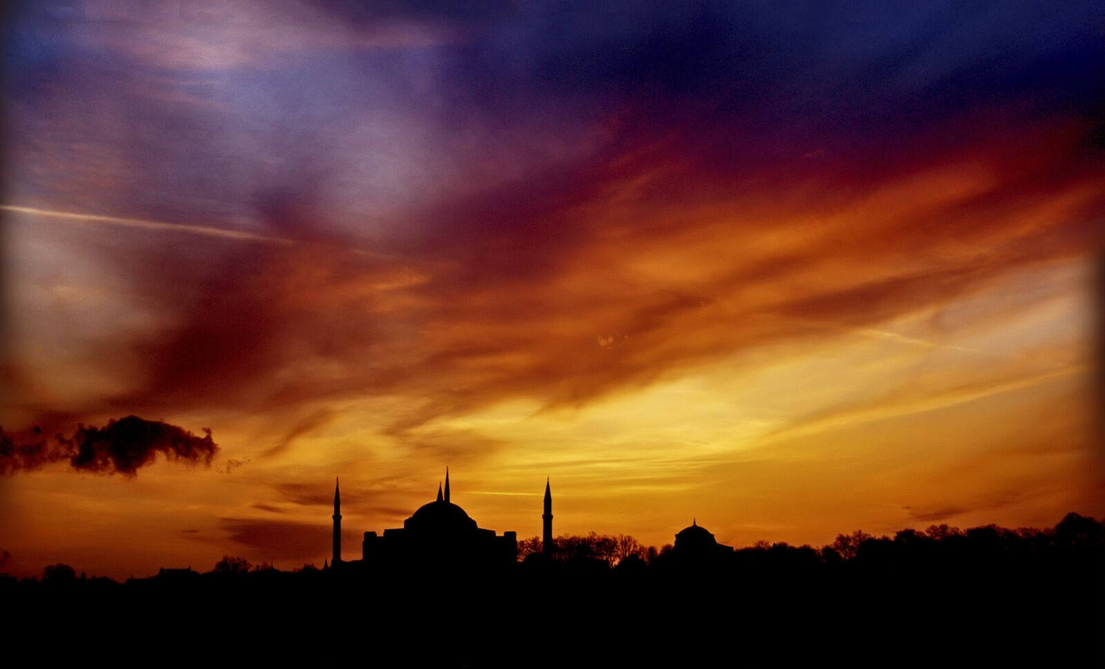 Canon EOS 1000D (EOS Digital Rebel XS / EOS Kiss F) sample photo. Mosque, sky, holy photography