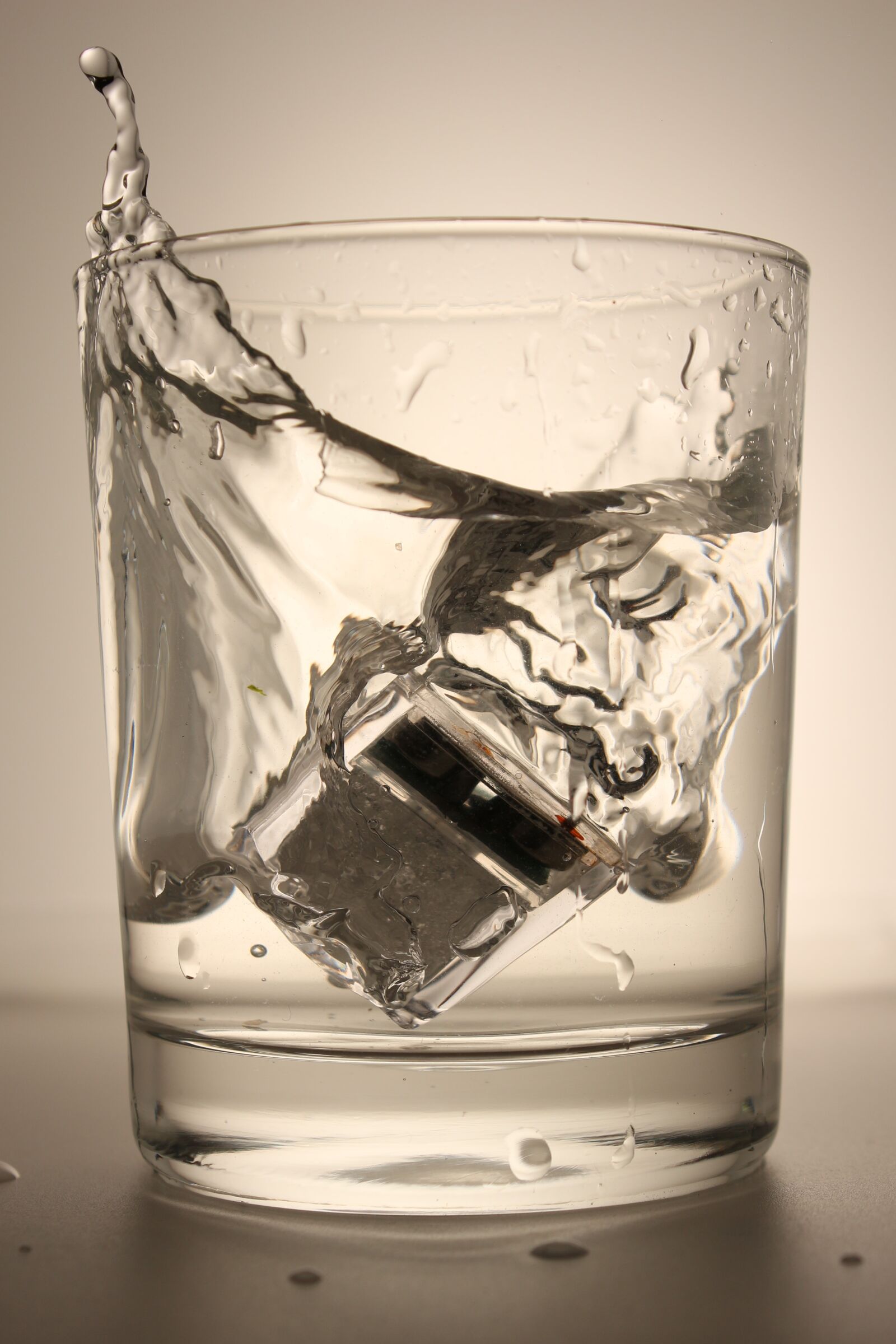 Canon EF-S 18-55mm F3.5-5.6 IS sample photo. Water, glass, liquid photography