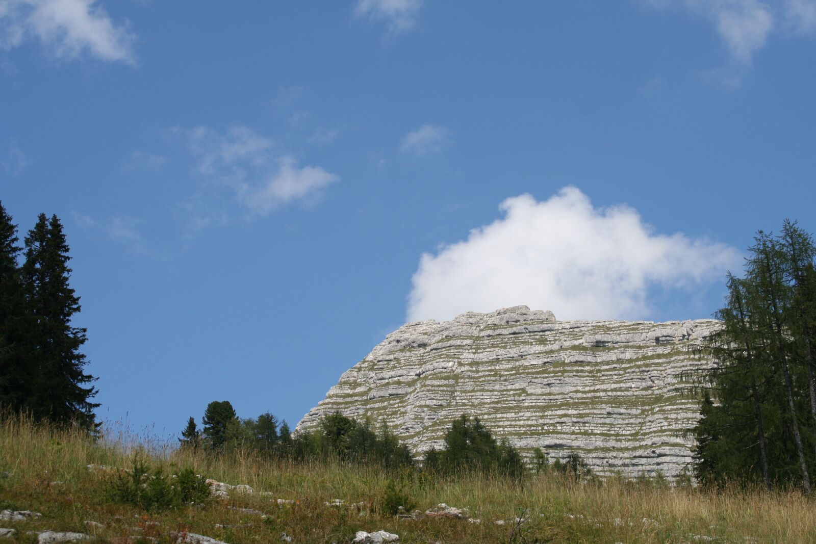 Canon EOS 350D (EOS Digital Rebel XT / EOS Kiss Digital N) sample photo. Mountain, sky, landscape photography