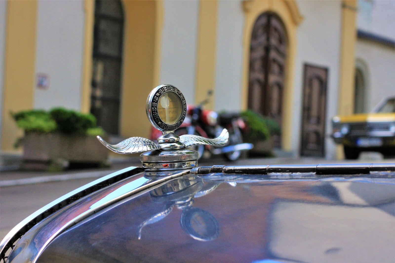 Canon EOS 40D sample photo. Cool figure, auto, road photography