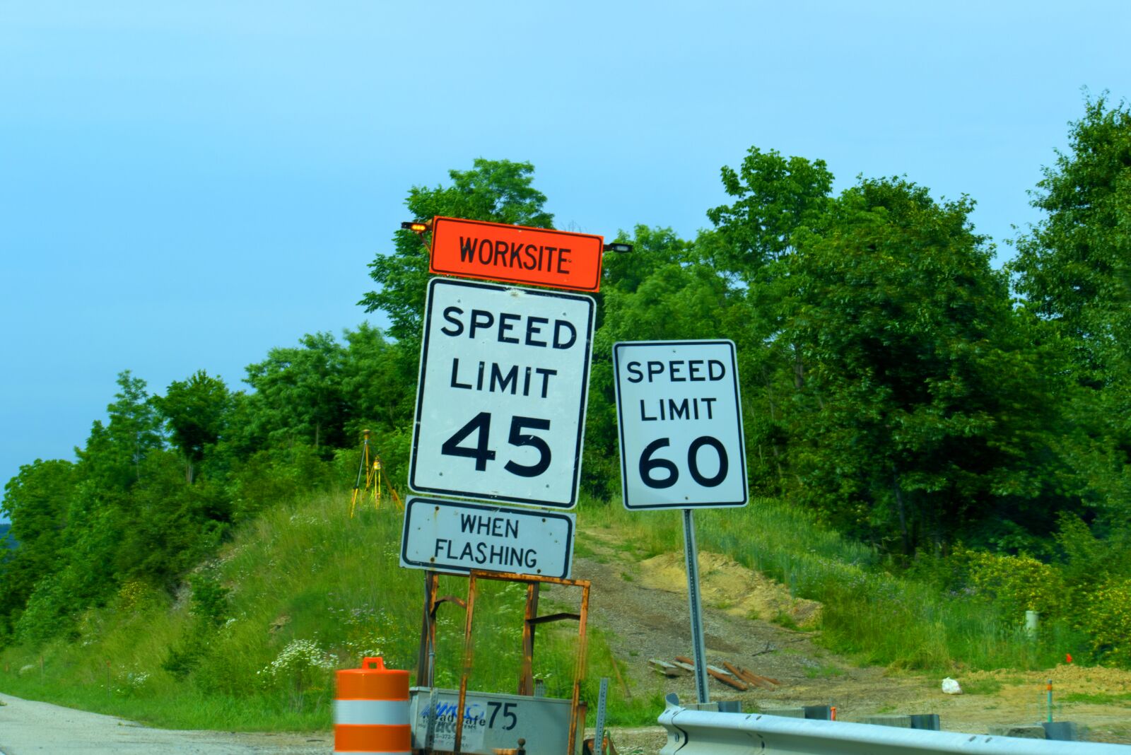Panasonic Lumix DMC-FZ1000 sample photo. 45mph, 60mph, highway, road photography