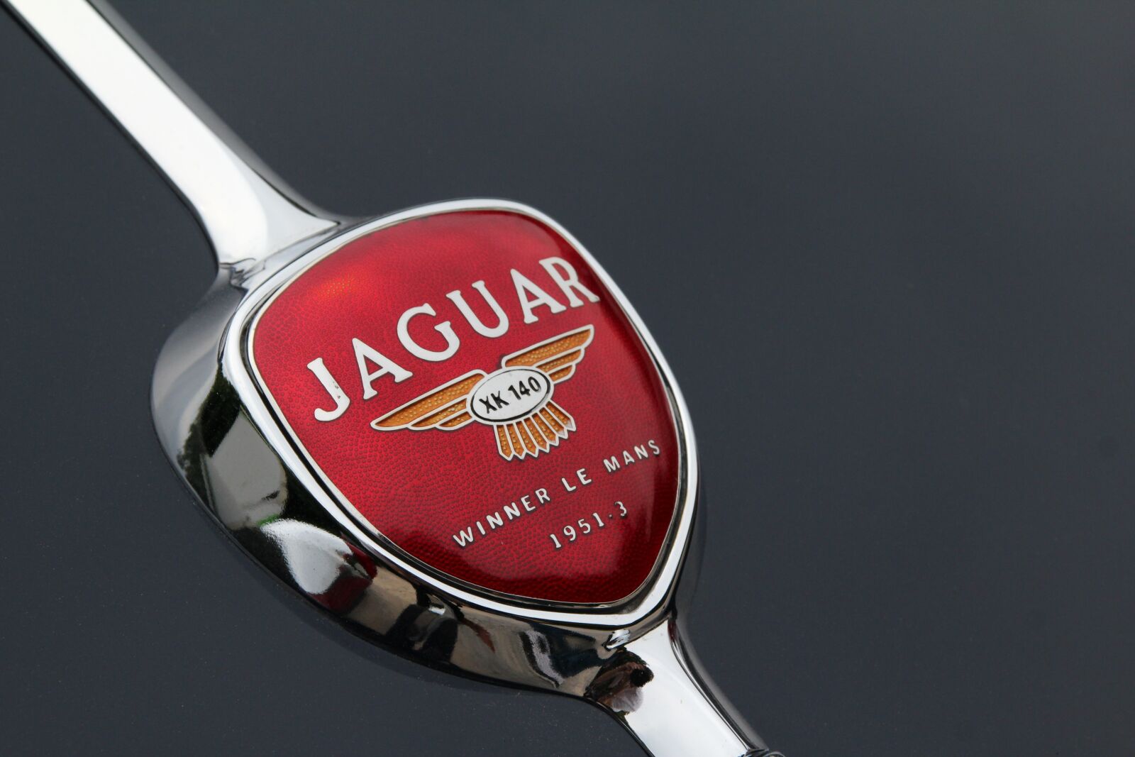 Canon EOS 600D (Rebel EOS T3i / EOS Kiss X5) sample photo. Jaguar, oldtimer, auto photography