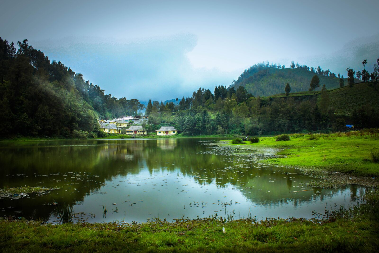 Canon EOS 550D (EOS Rebel T2i / EOS Kiss X4) sample photo. Lumajang, lake, indonesian photography