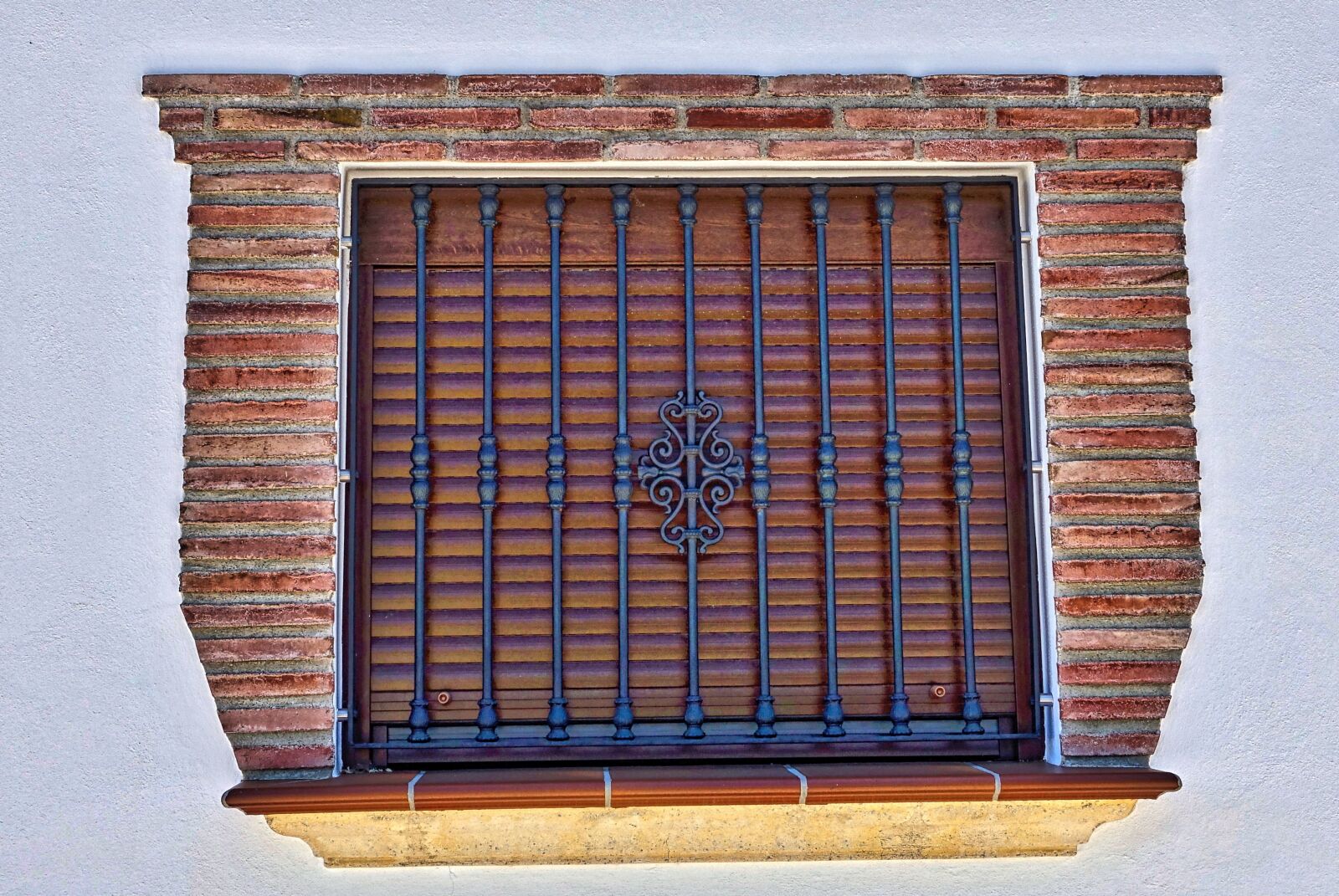 Sony Cyber-shot DSC-RX100 III sample photo. Window, bars, decoration photography