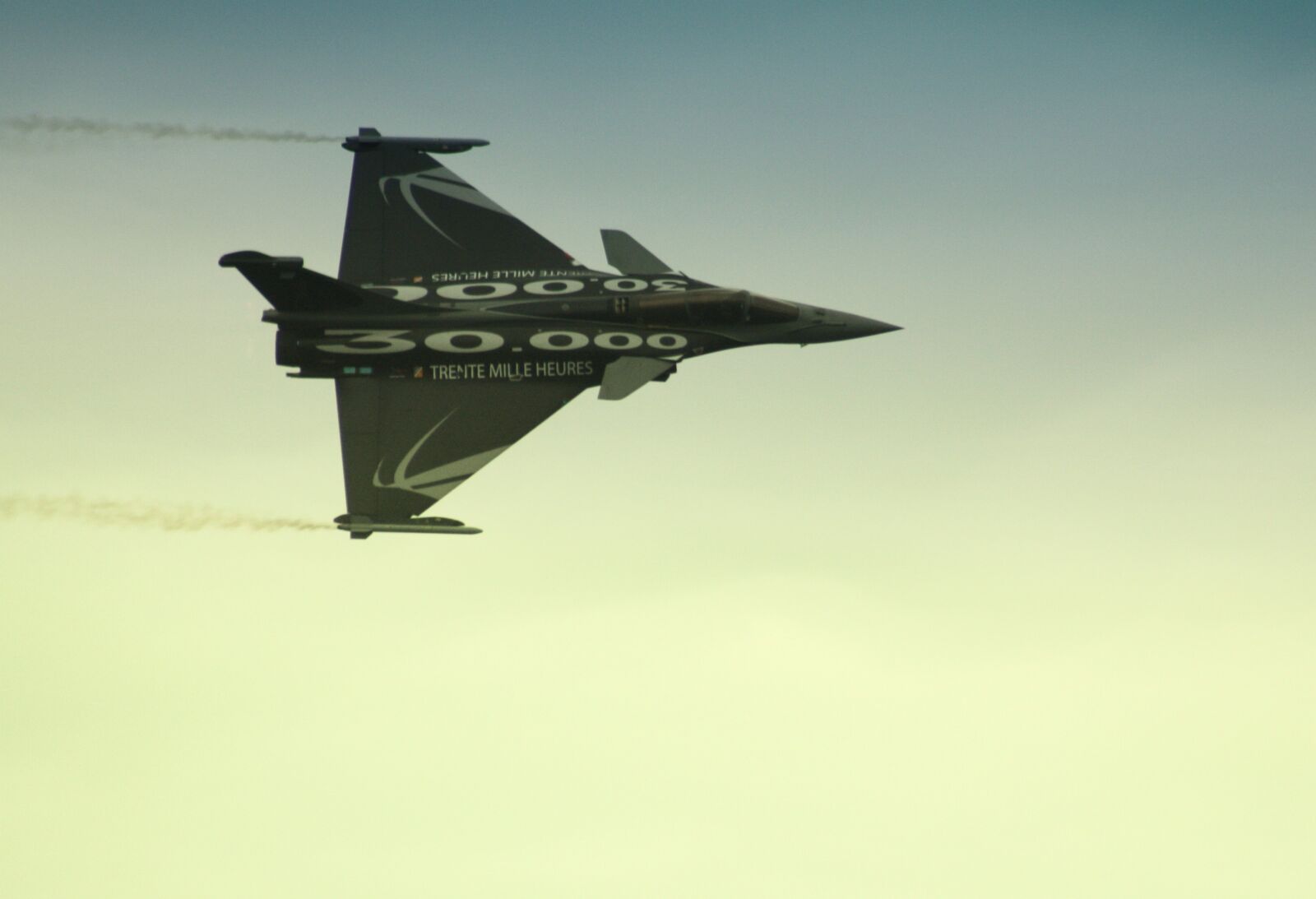 Fujifilm X-T20 sample photo. Aircraft, meeting, aerobatics photography