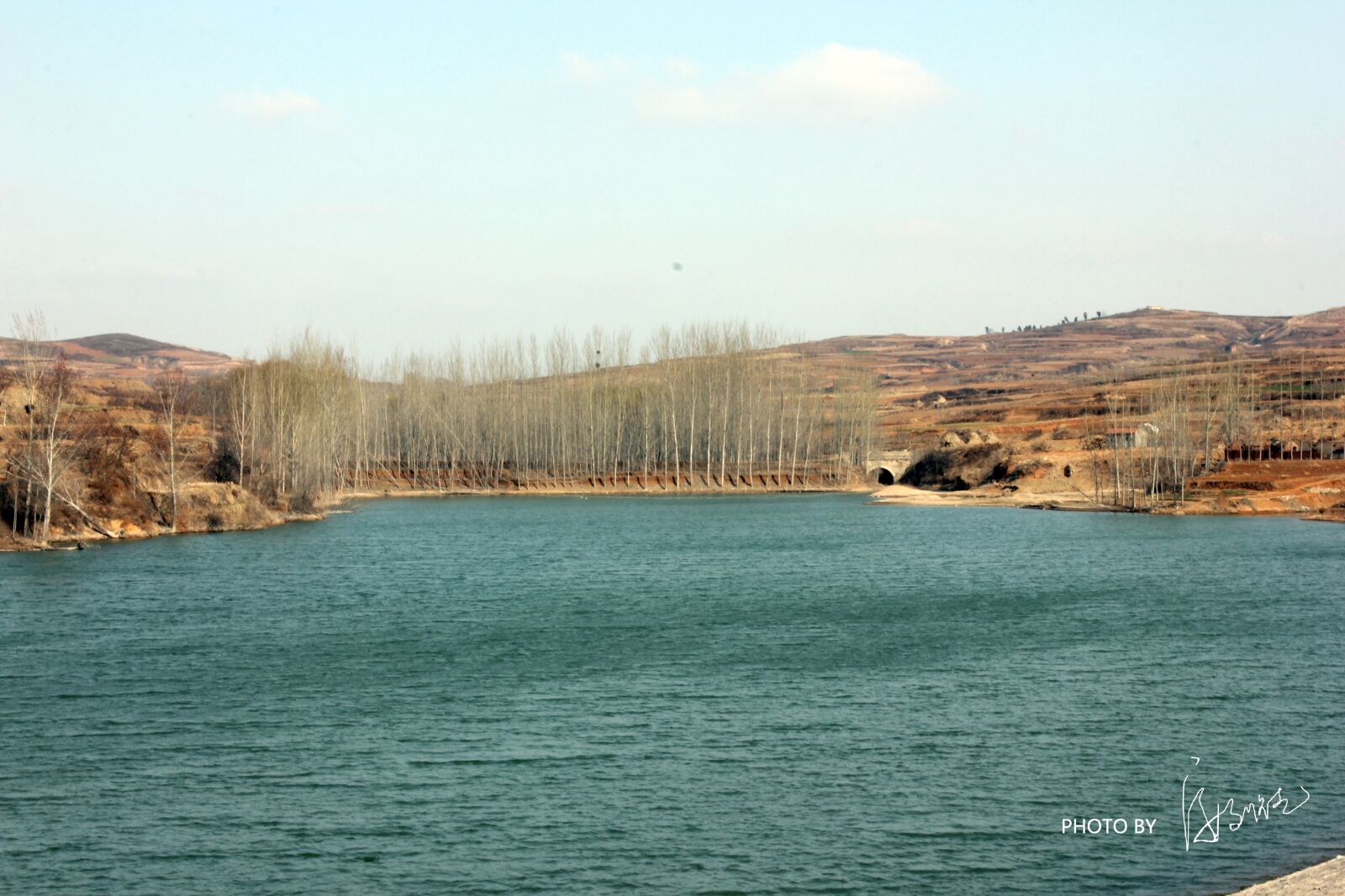 Canon EOS 550D (EOS Rebel T2i / EOS Kiss X4) sample photo. Countryside, reservoir, hill photography