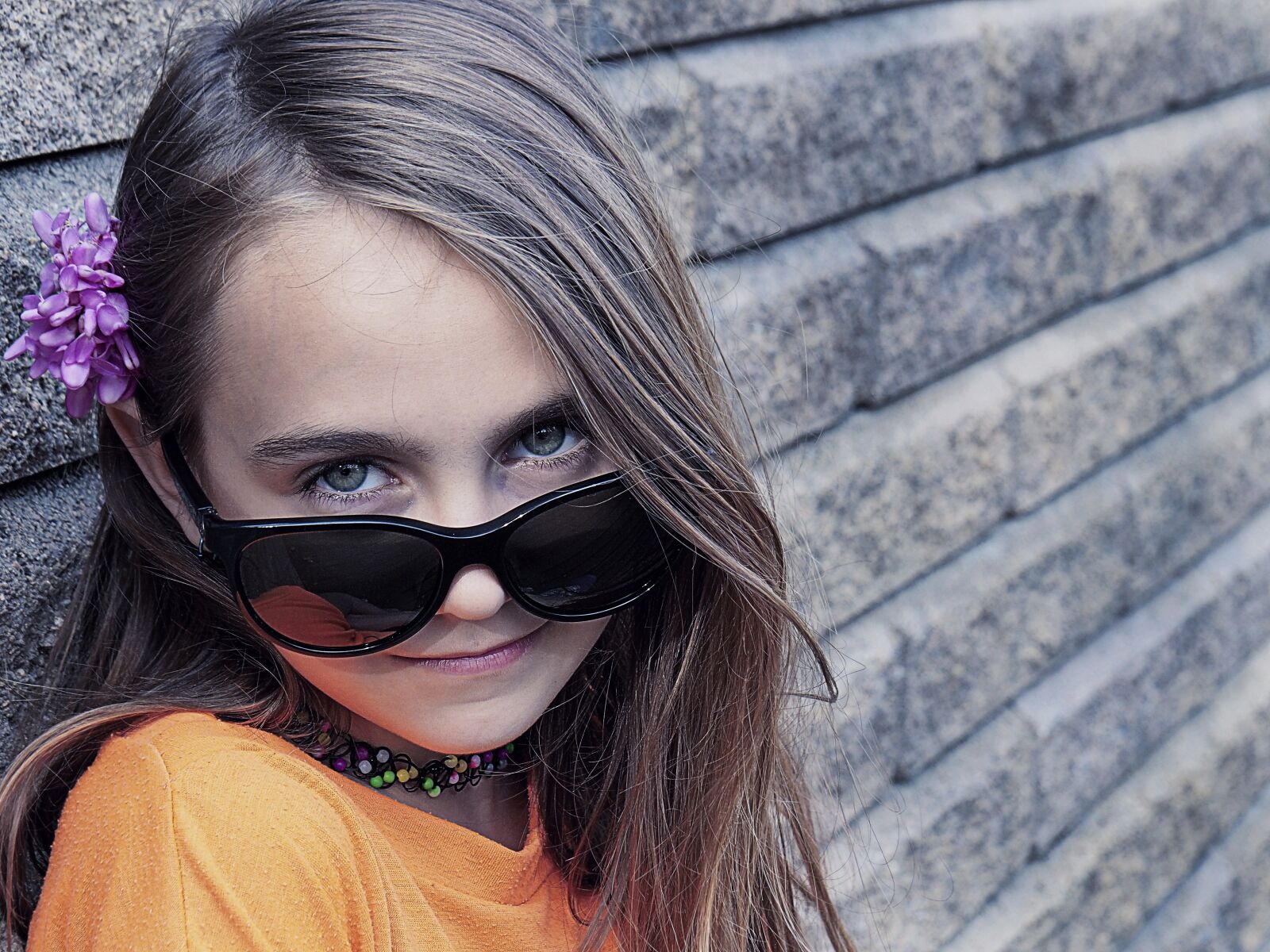 Olympus OM-D E-M10 II sample photo. Girl, portrait, look photography