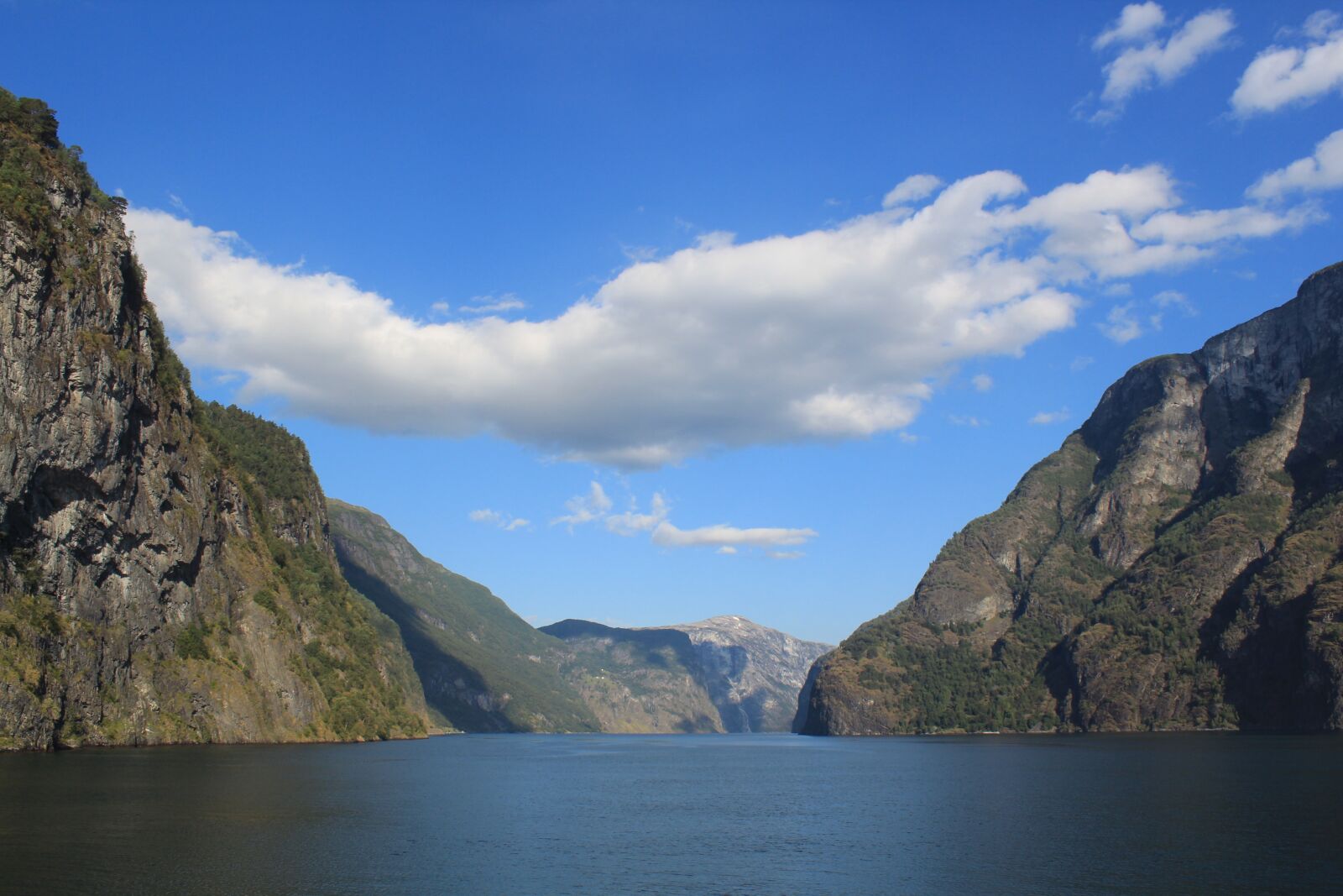 Canon EF-S 18-55mm F3.5-5.6 IS II sample photo. Water, fjord, clouds photography