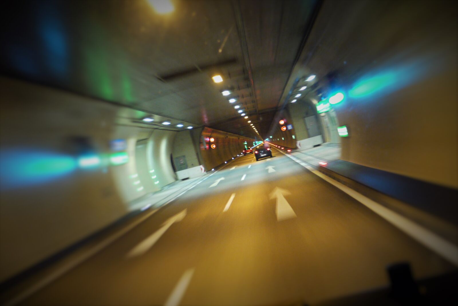Panasonic Lumix DMC-G1 sample photo. Highway, tunnel, drive photography