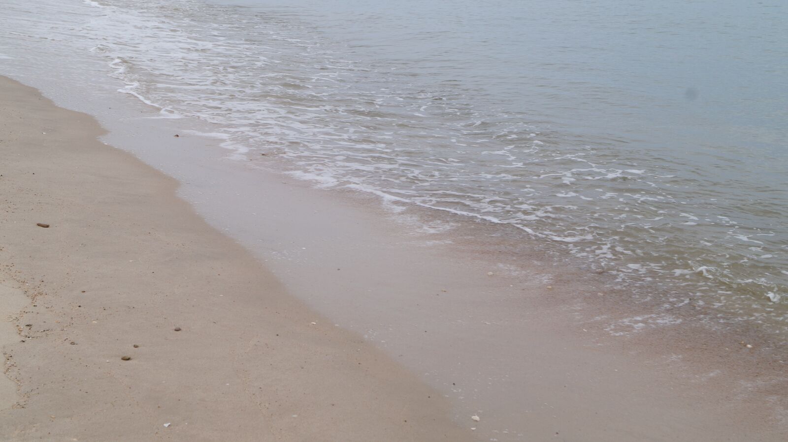 Sony DT 18-55mm F3.5-5.6 SAM II sample photo. Beach, water, clean photography