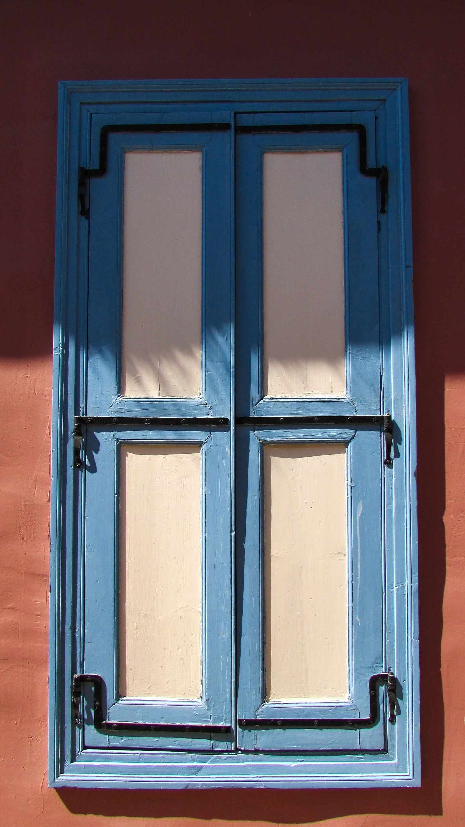 Canon PowerShot SX400 IS sample photo. Window, old, wooden photography