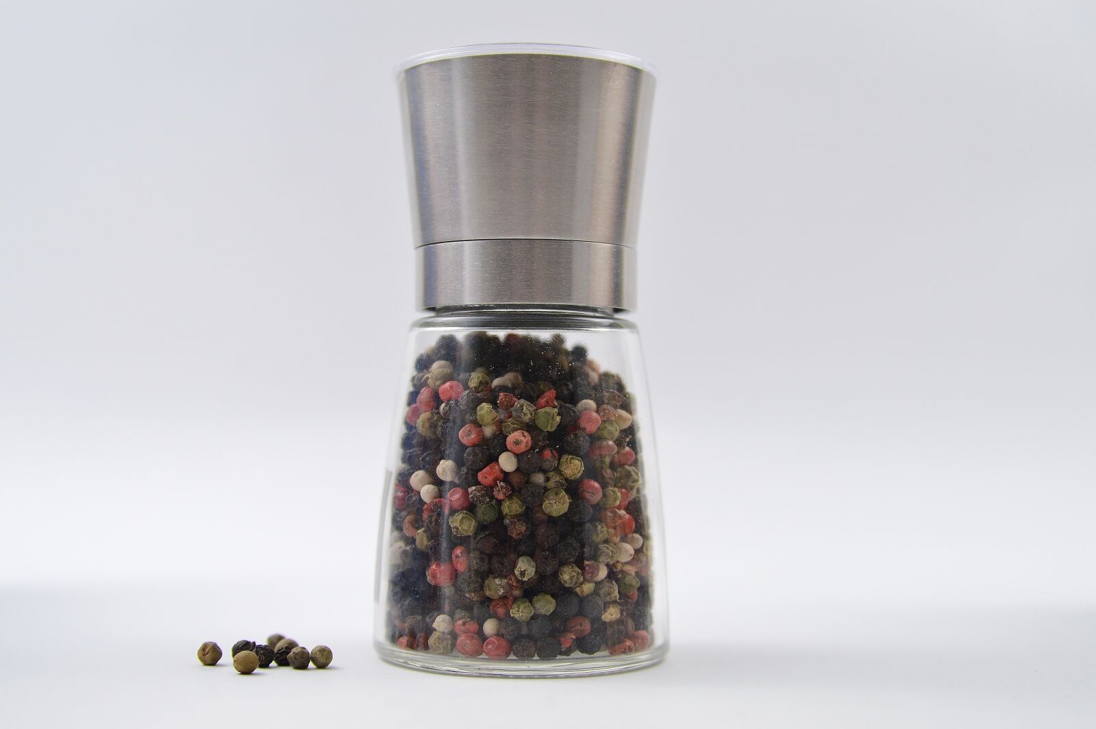 Nikon D3200 sample photo. Pepper, grinder, food photography