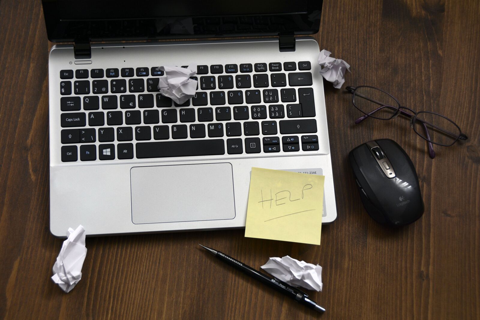 Nikon D7100 sample photo. Laptop, mouse, list photography