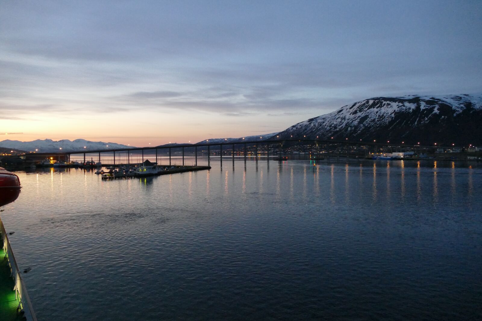 Panasonic Lumix DMC-FZ1000 sample photo. Norway, hurtigruten, architecture photography