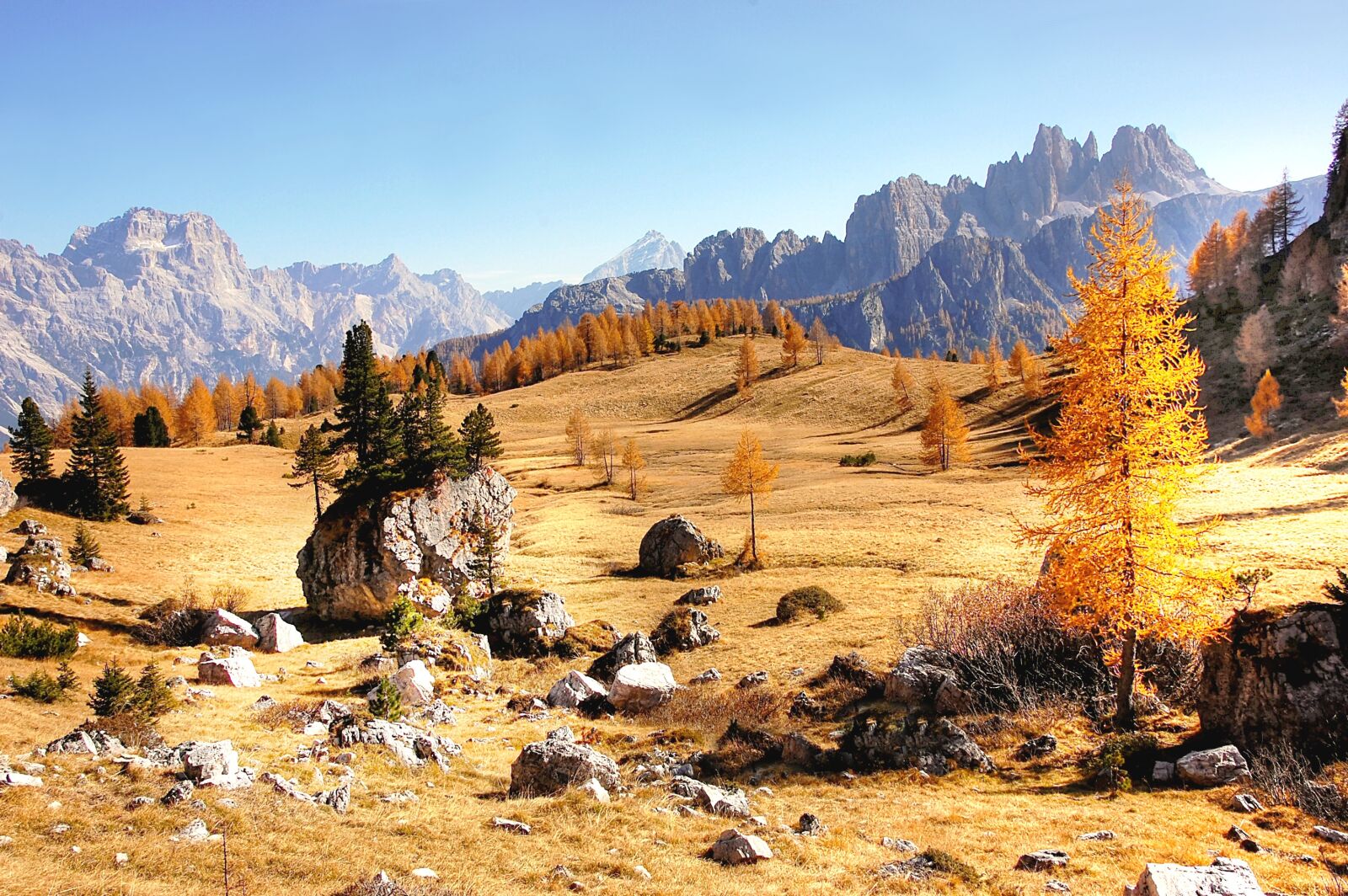 Nikon D40 sample photo. Croda da lago, dolomites photography