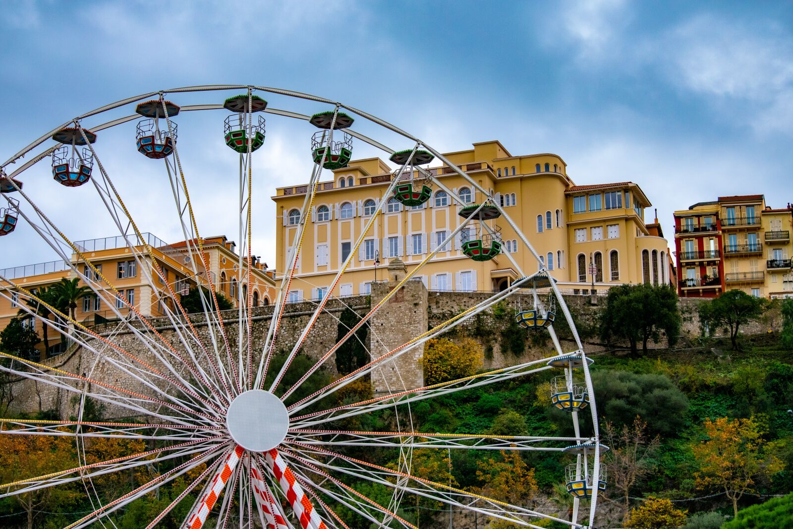 Nikon D5600 sample photo. Circle, carousel, sky photography