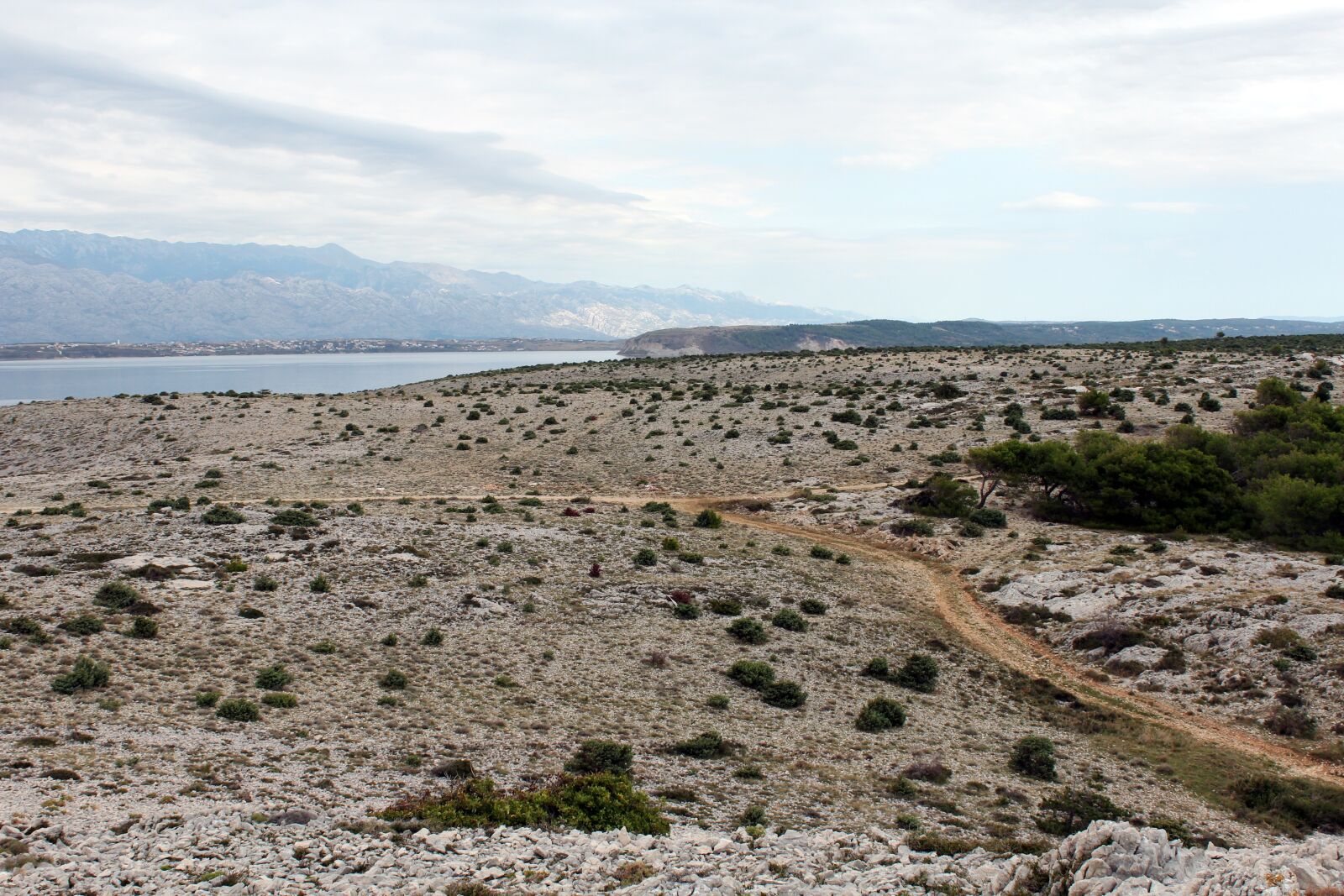 Canon EOS 600D (Rebel EOS T3i / EOS Kiss X5) sample photo. Landscape, karg, crossroads photography