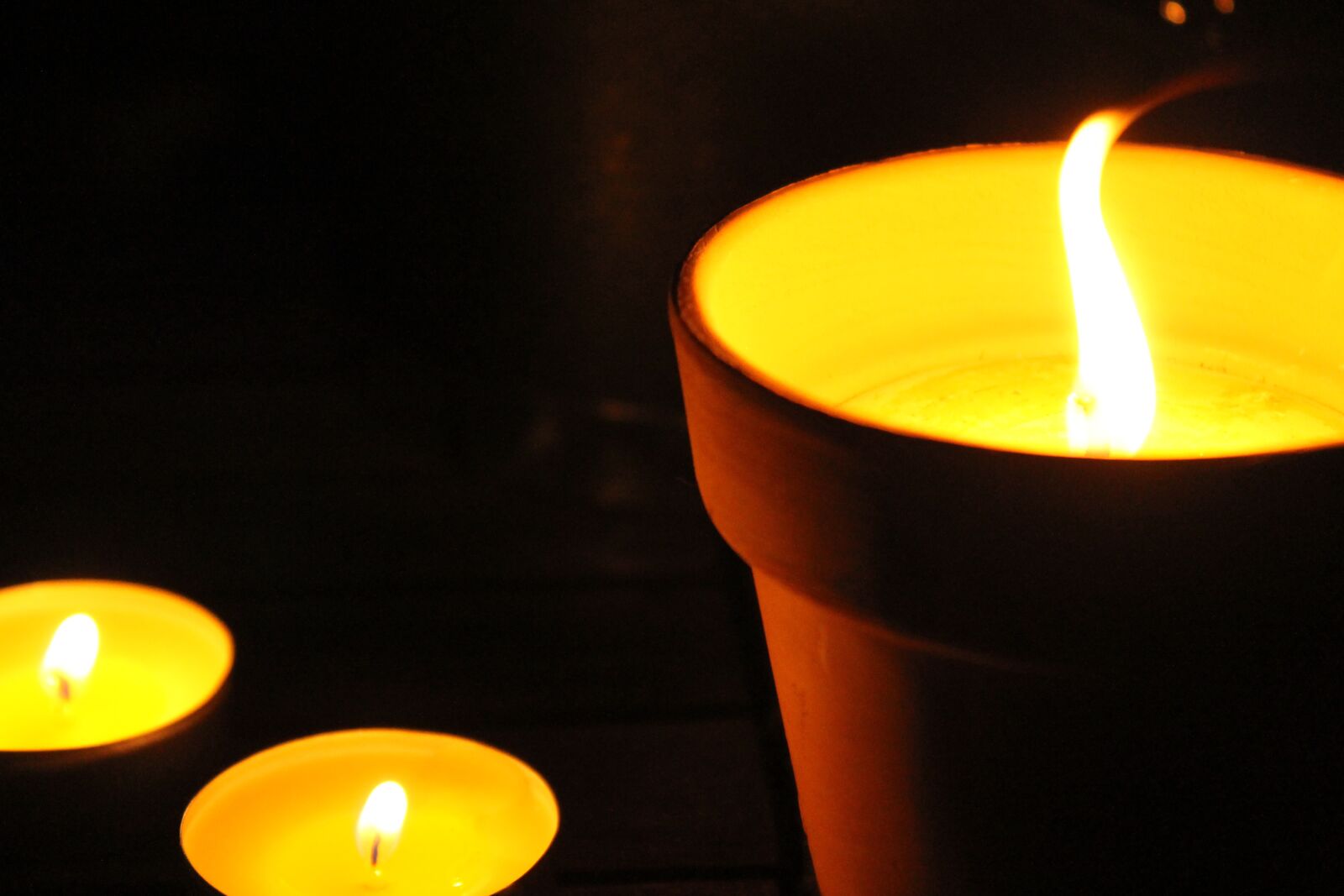 Canon EOS 1100D (EOS Rebel T3 / EOS Kiss X50) sample photo. Candles, light, flame photography