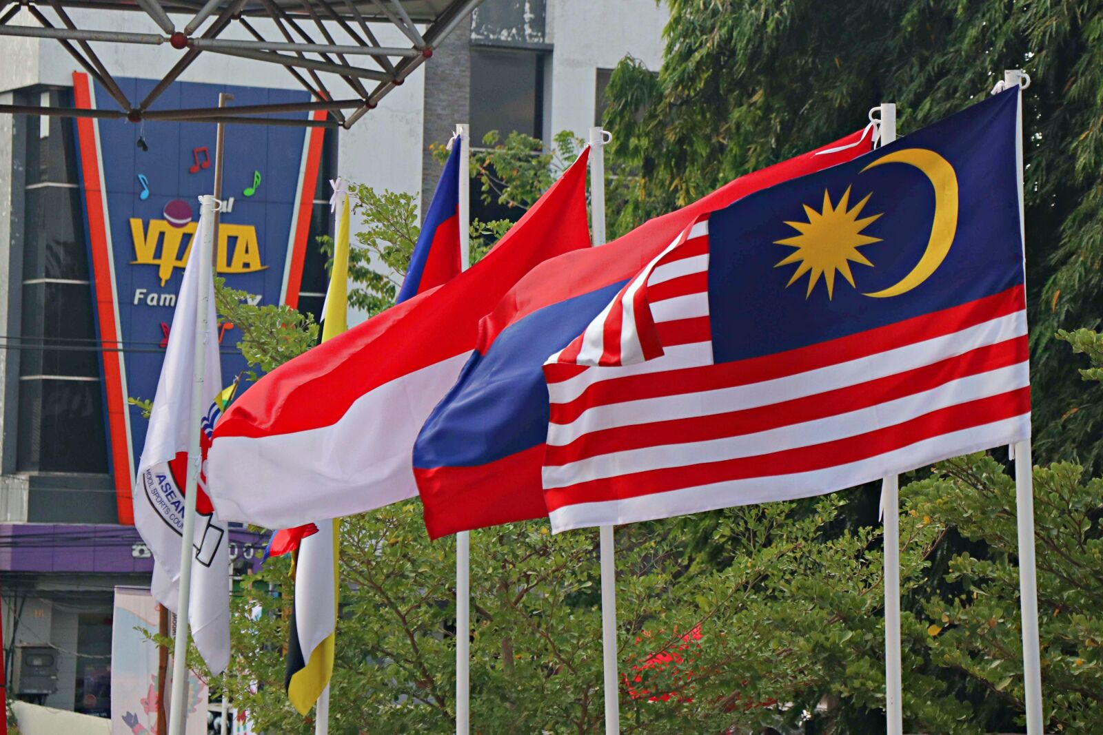 Canon EOS M6 sample photo. Malaysia, flag, asian photography