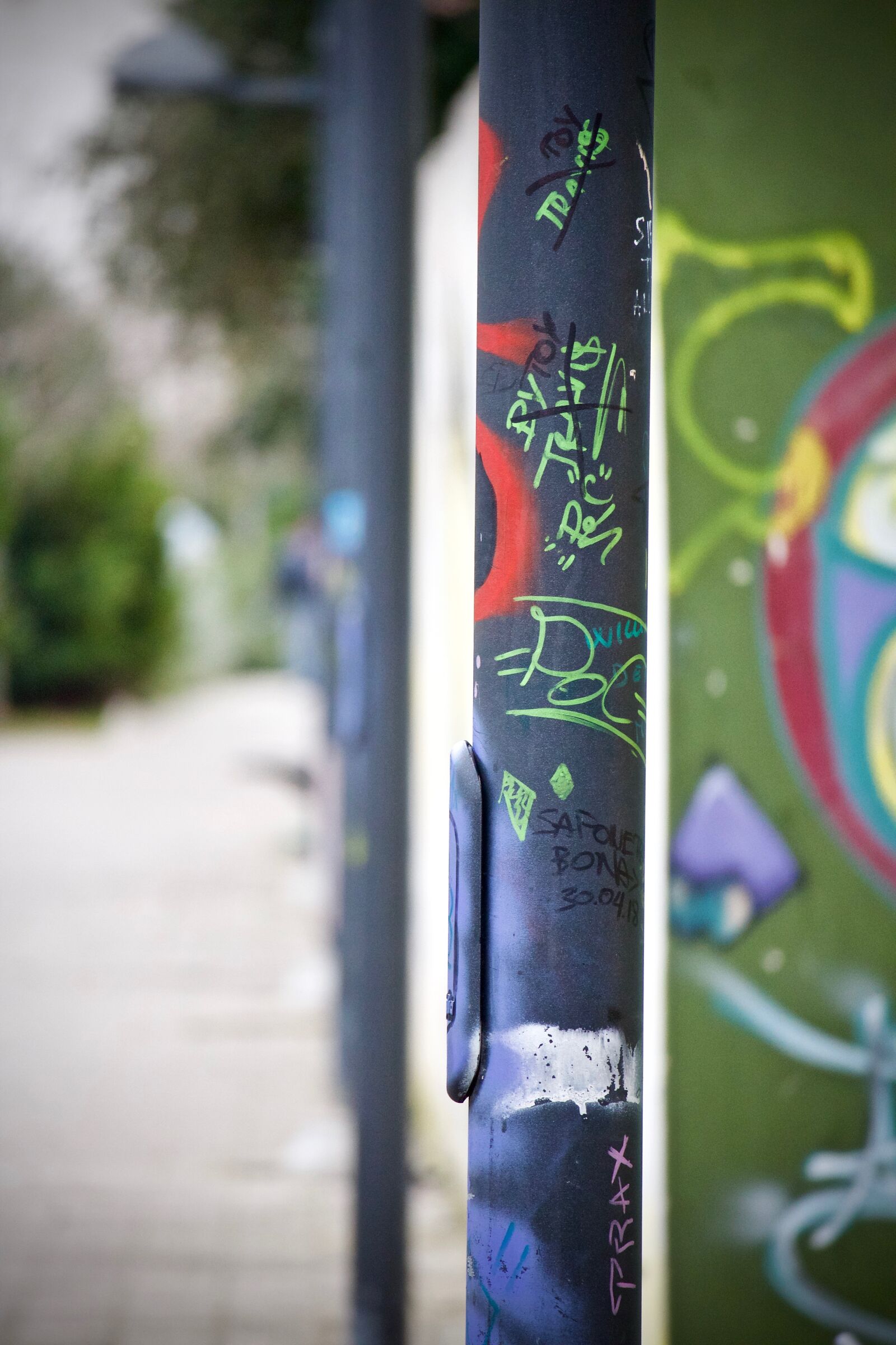 Canon EOS M sample photo. Pali, graffiti, urban photography