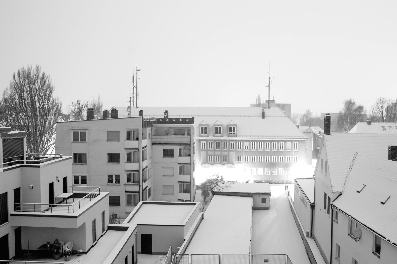 Canon EOS 700D (EOS Rebel T5i / EOS Kiss X7i) sample photo. Roof, snow, street, town photography