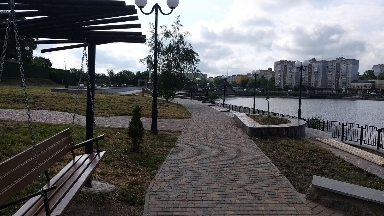 Samsung Galaxy A9 (2018) sample photo. Quay, city, before the photography