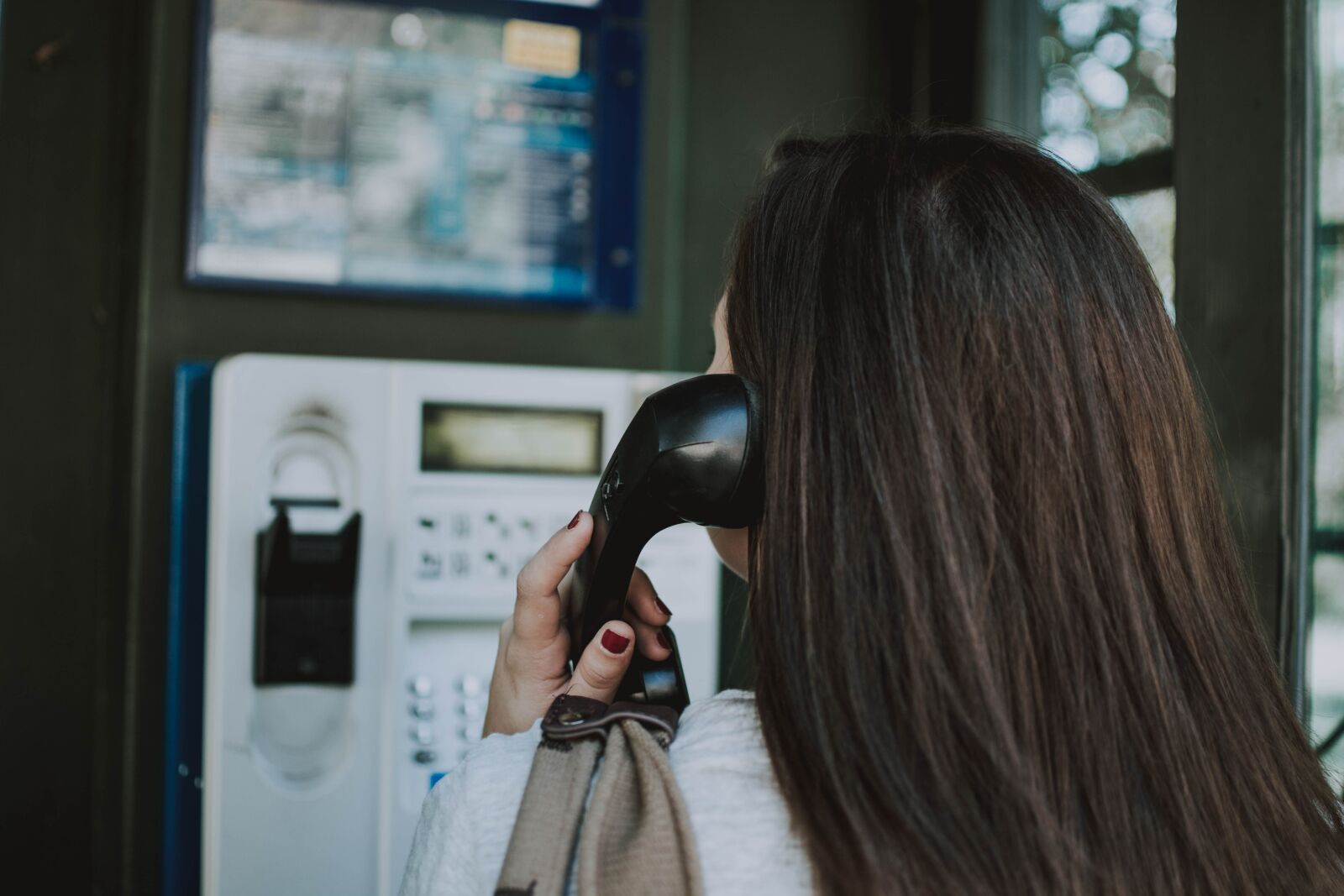 Nikon D5200 sample photo. Phone booth, woman, phone photography