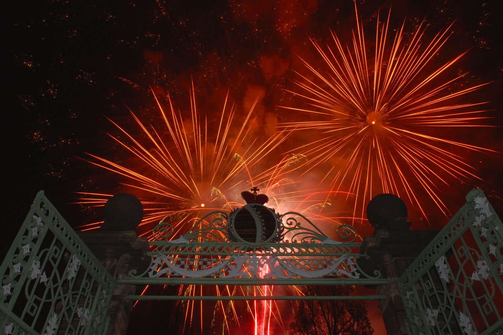 Nikon D200 sample photo. Fireworks, gotha, orangery photography