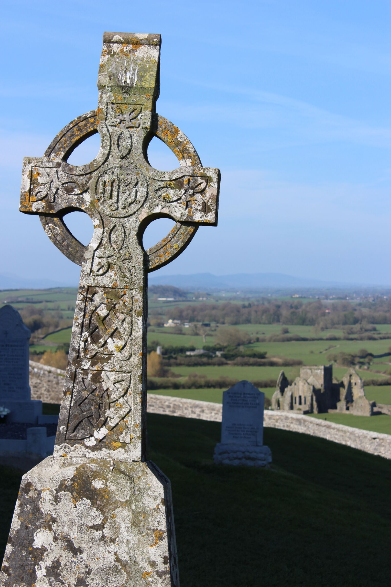 Canon EOS 1200D (EOS Rebel T5 / EOS Kiss X70 / EOS Hi) sample photo. Ireland, cross, religion photography