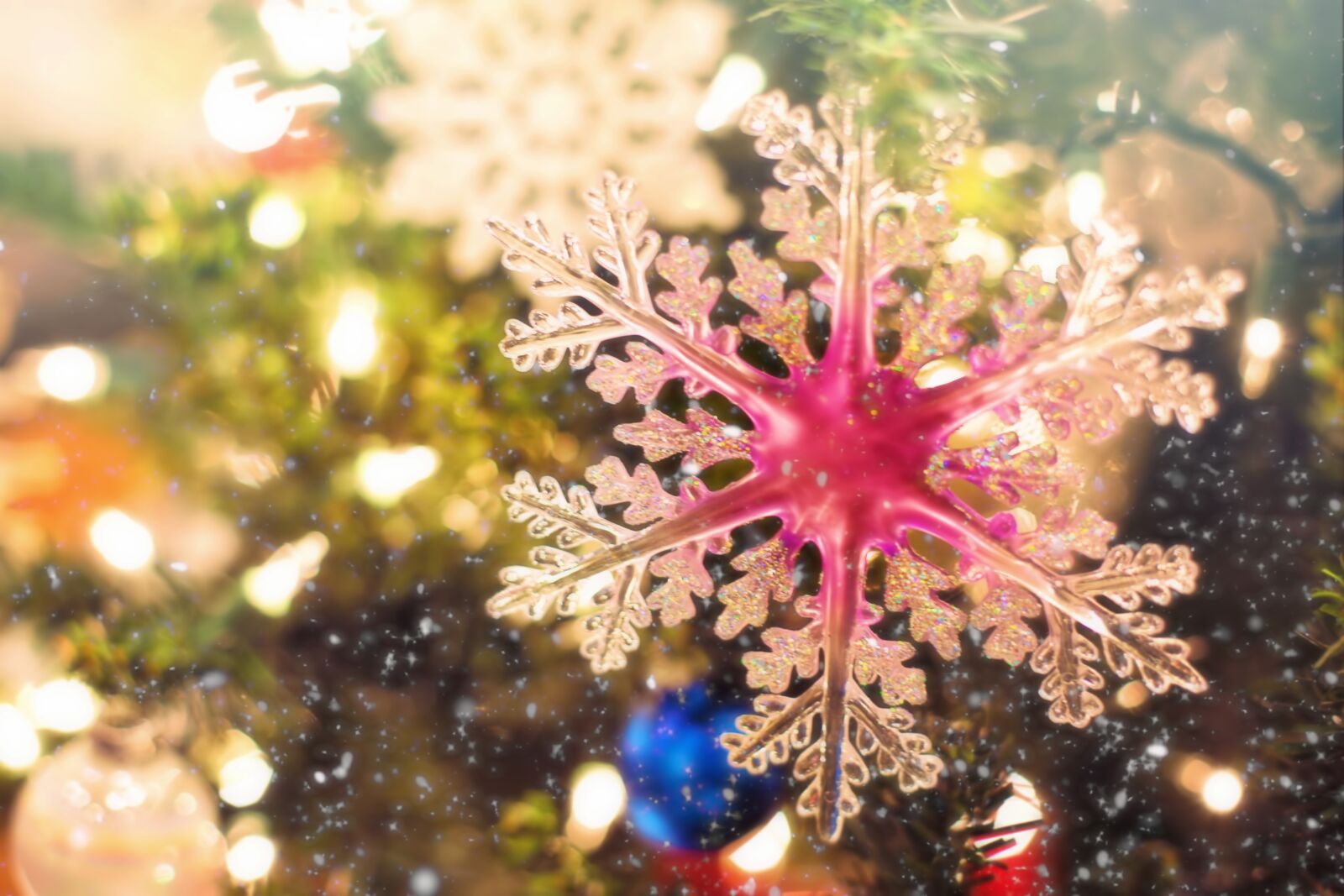 Canon EF 50mm F1.4 USM sample photo. Snowflake, ornament, christmas photography