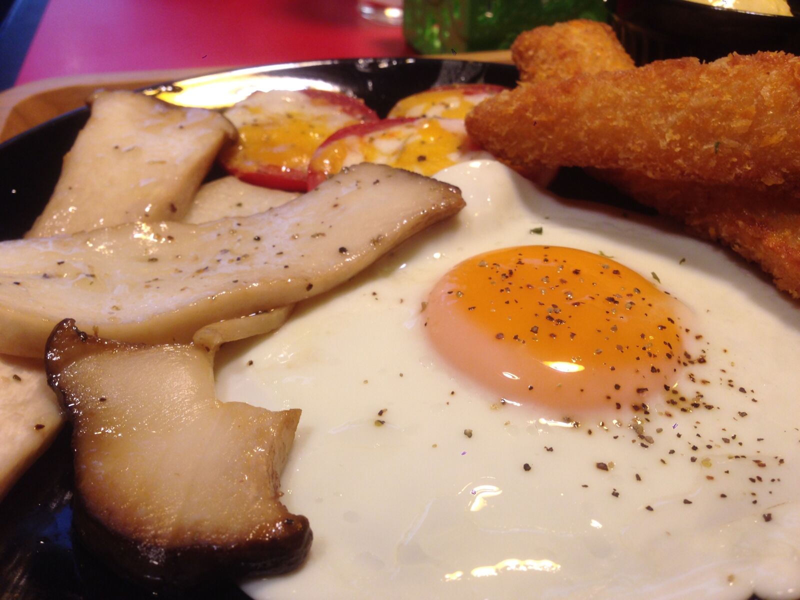 iPhone 5 back camera 4.12mm f/2.4 sample photo. Brunch, a surname eggs photography
