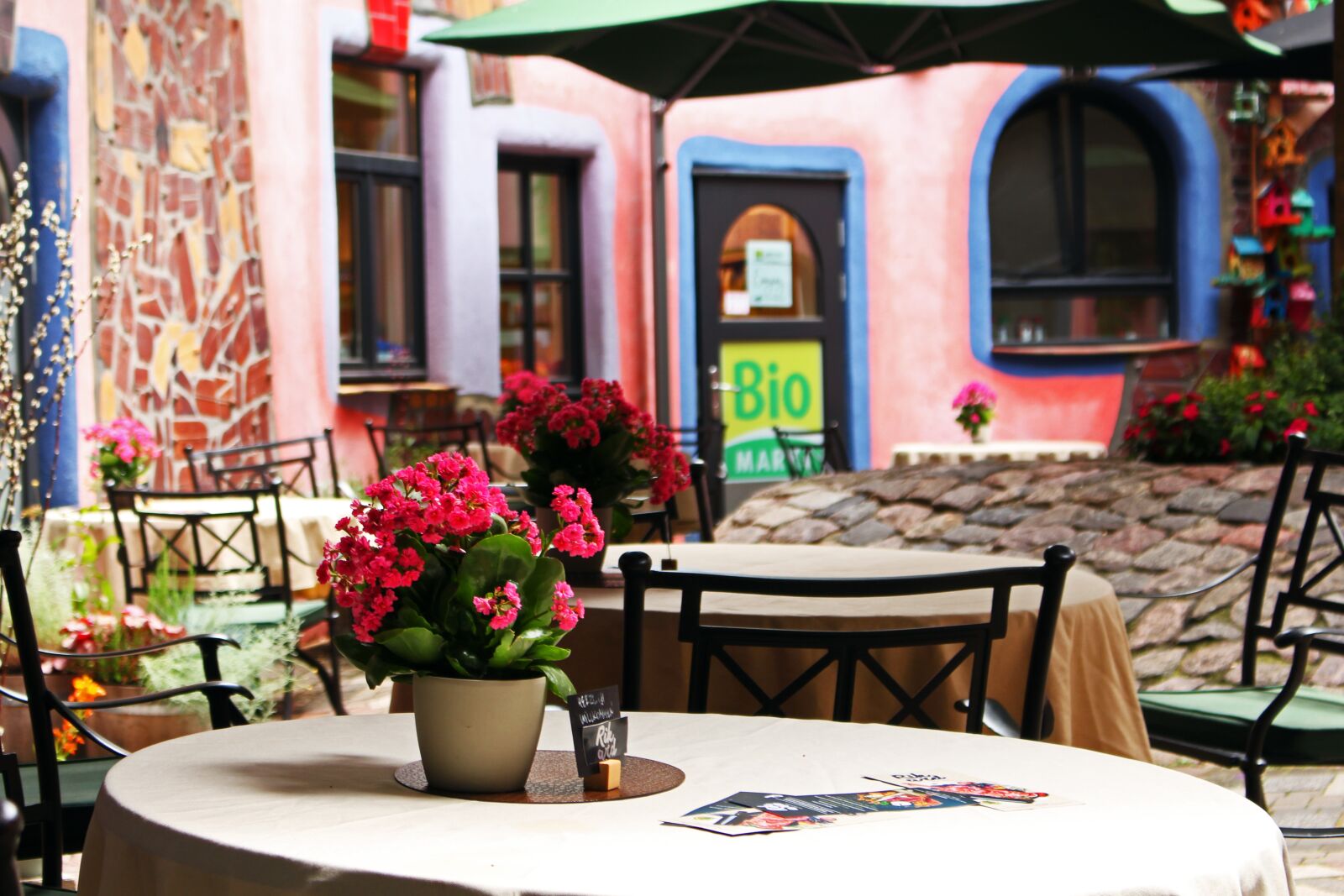Canon EOS 700D (EOS Rebel T5i / EOS Kiss X7i) sample photo. Hundertwasser house, magdeburg, hundertwasser photography