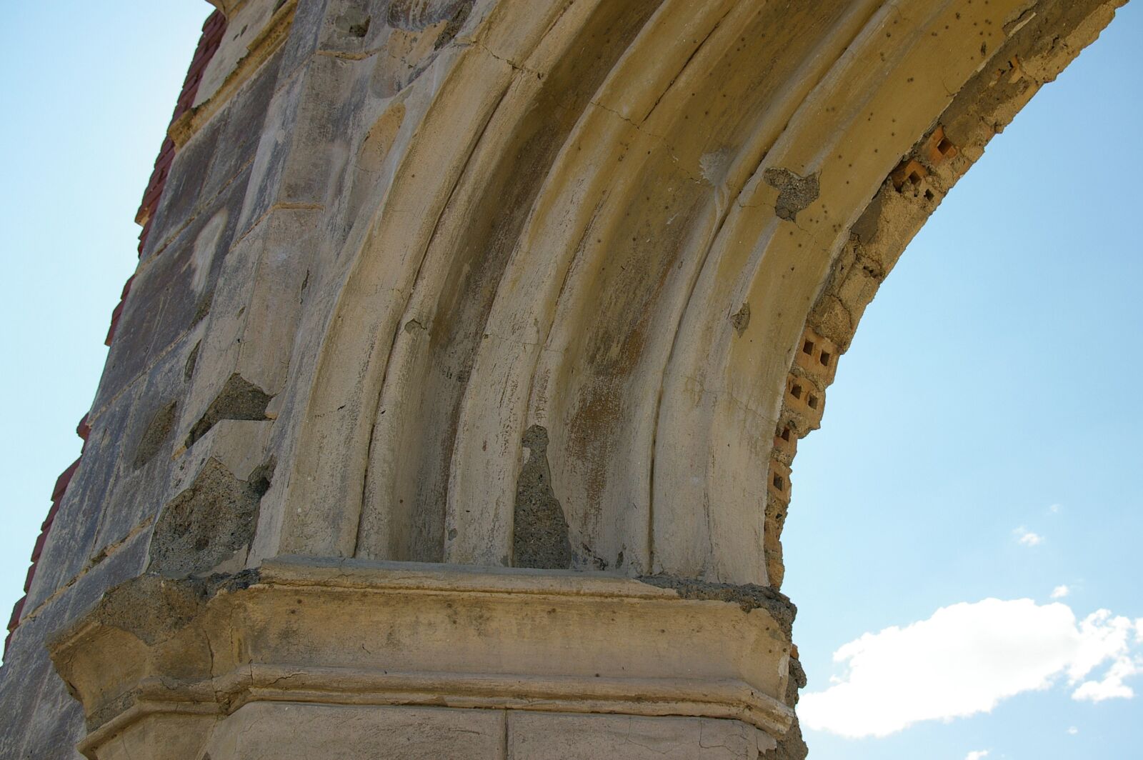 Pentax *ist DL sample photo. Arch, ruins, old photography