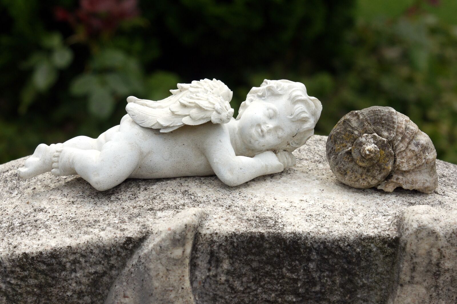 Sony Alpha DSLR-A700 sample photo. Angel, angel figure, reclining photography