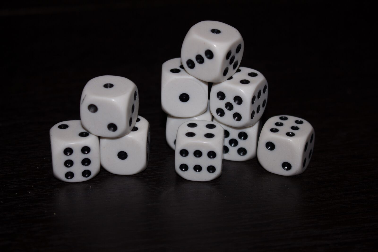 Canon EOS 700D (EOS Rebel T5i / EOS Kiss X7i) sample photo. Dice, black, you say photography