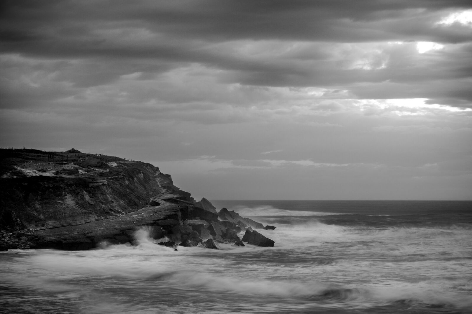 Olympus OM-D E-M5 II + Olympus M.Zuiko Digital ED 12-40mm F2.8 Pro sample photo. Portugal, atlantic, sea photography
