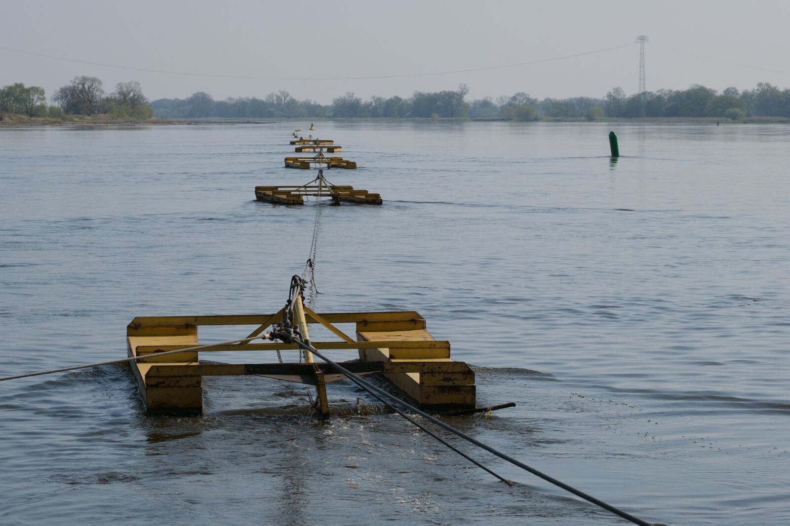 Panasonic Lumix DC-G9 sample photo. Waters, greed rush, transport photography