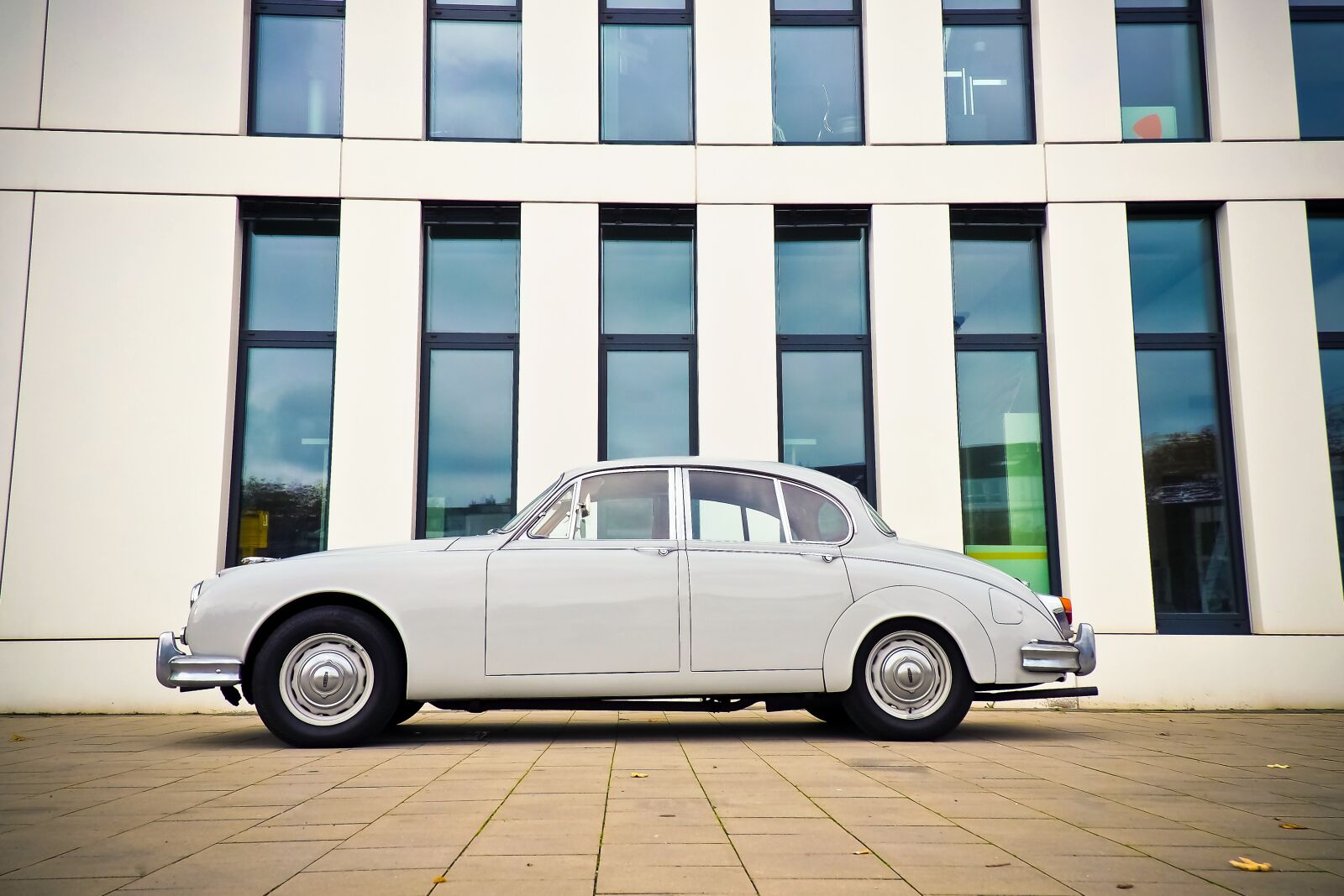 Olympus OM-D E-M10 sample photo. Auto, jaguar, oldtimer photography