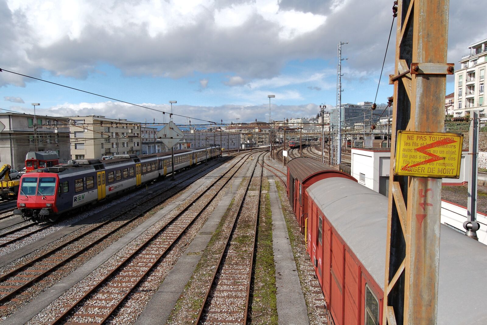 Nikon D50 sample photo. Rails, railway station, lausanne photography
