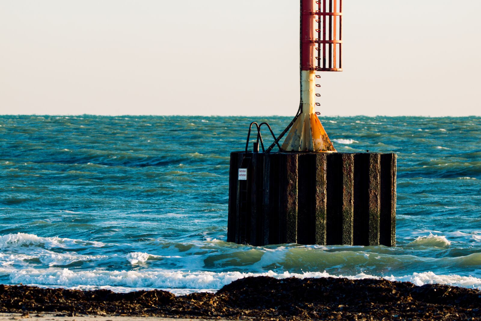 150-600mm F5-6.3 DG OS HSM | Contemporary 015 sample photo. Lookout, beach, observation photography