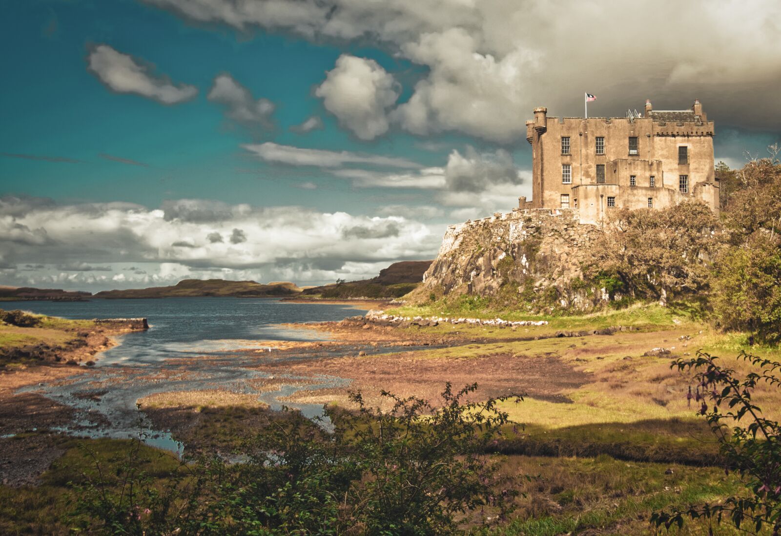 Nikon D5300 sample photo. Castle, water, scotland photography