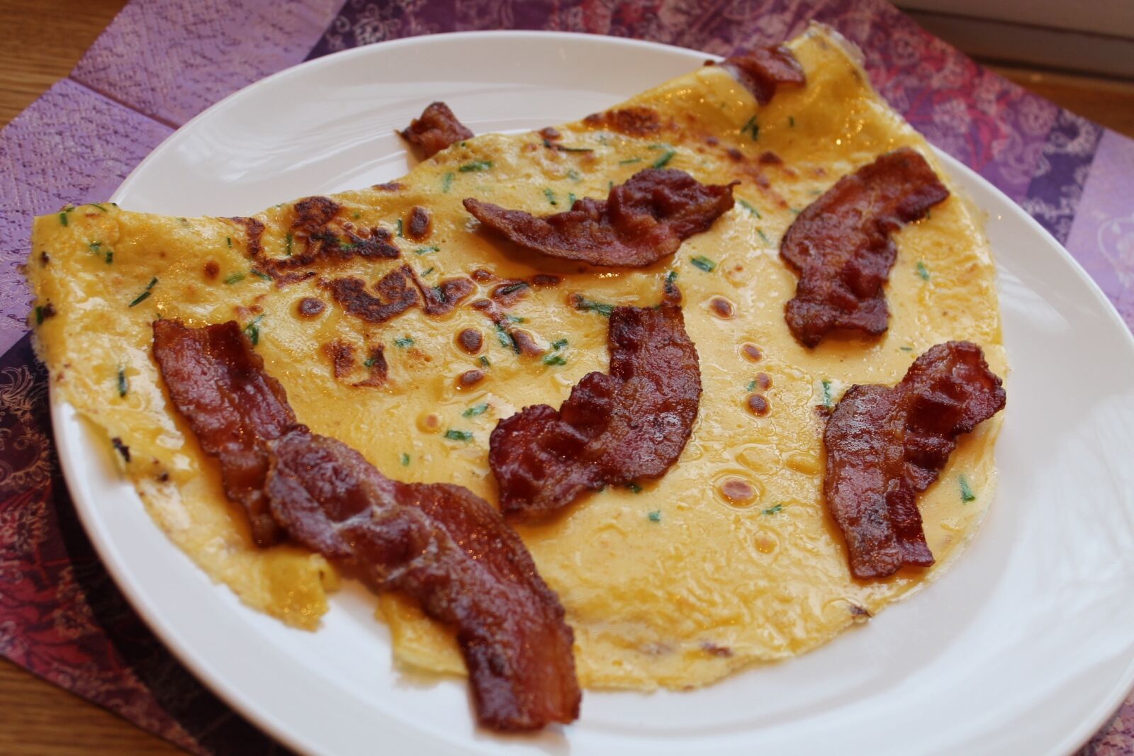 Canon EOS 1100D (EOS Rebel T3 / EOS Kiss X50) sample photo. Bacon pancakes, noon tips photography